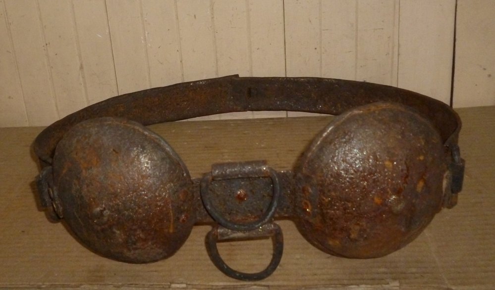 VINTAGE STEEL BREST BELT / WRONG WITH OTHER MAN: Rare steel women Brest belt for women hand made of iron and adjustable according to different size. As per my knowledge in older time when king use to go outstation for many days or for war then he ma