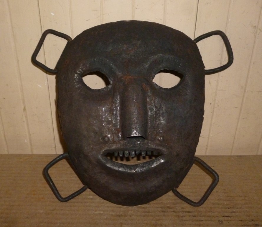 BRANK SCOLDS BRIDLE SHAME HUMILIATION TORTURE IRON MASK: RARE SHAME, HUMILIATION AND TORTURE MASK FOR WHO GOSSIP.Such iron masks were used in 18th century. to punish person who gossip. Mask was made wear to person who gossip and tie on tree or pole where ma