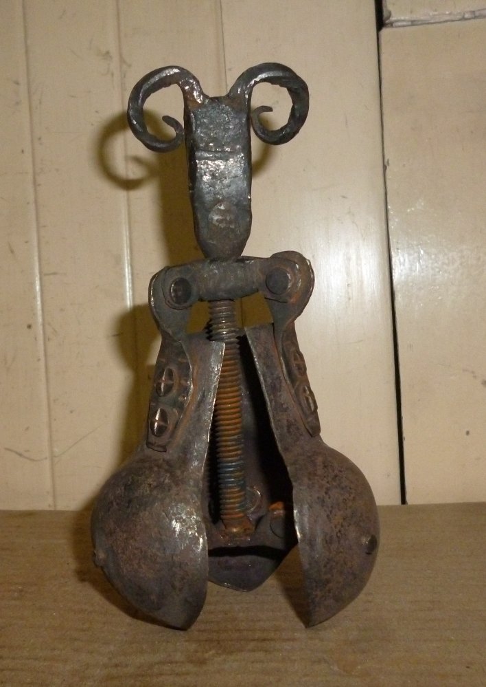 PEAR OF ANGUISH MEDIEVAL TORTURE WOMEN WITCHCRAFT (1 of 8)