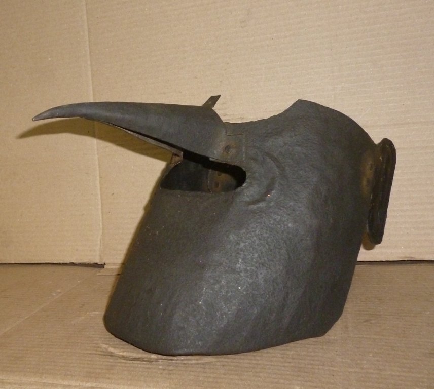 MASK OF SHAME TORTURE HAND MADE OF IRON BIRD NOSE: Masks of shame were put on women and men who were considered foul-mouthed or misbehaving in public places or speaking against people or lying. Unique rare shame / torture mask has long NOSE OF BIRD ma