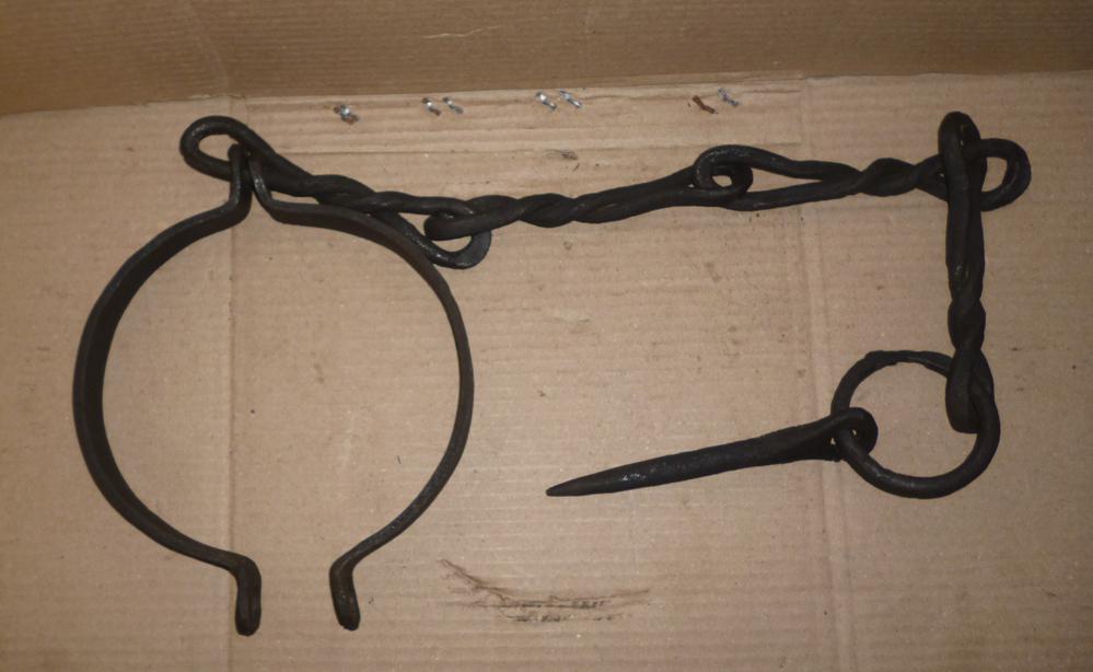 OLD SLAVE / ENEMY NECK COLLAR NAIL ON WALL (1 of 10)