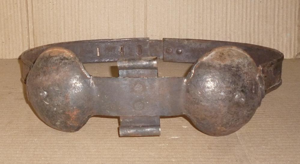 VINTAGE STEEL BREST BELT / WRONG WITH OTHER MAN (1 of 7)