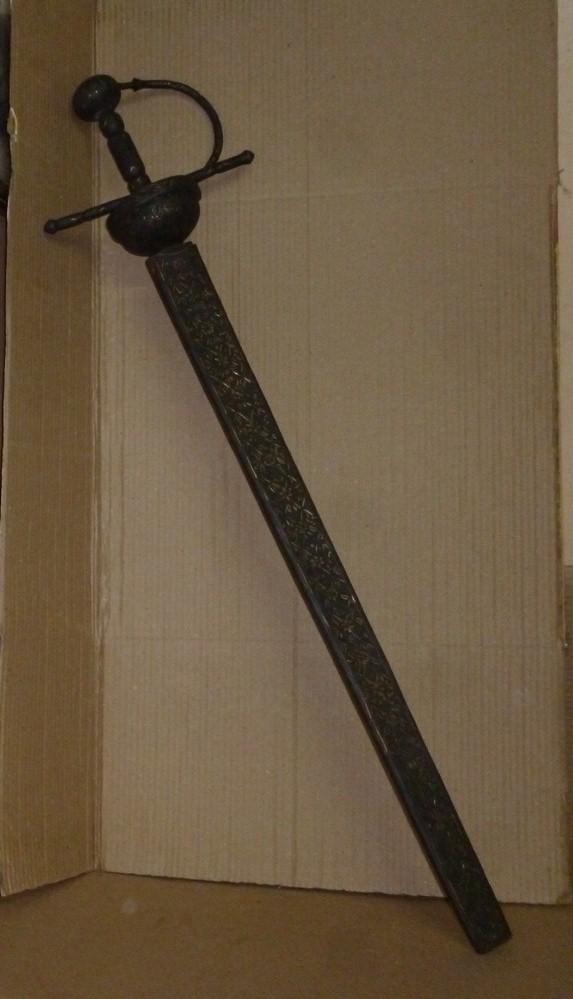 SWARD HILT HAND ENGRAVED GOLD DECORATIVE HAND MADE (1 of 11)