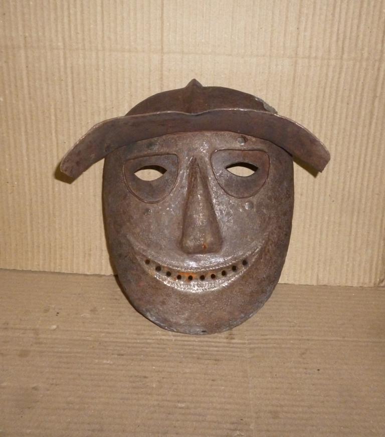 OLD WARRIOR FACE MASK OF STEEL (1 of 6)