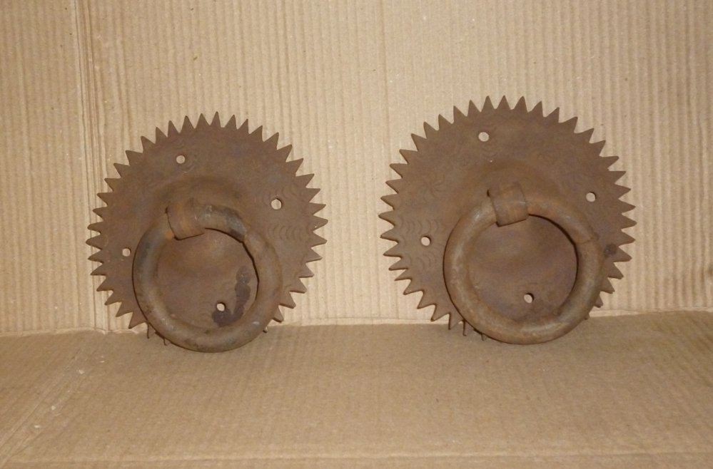 OLD HAND MADE DOOR KNOB SET / BELL ENGRAVED (1 of 5)