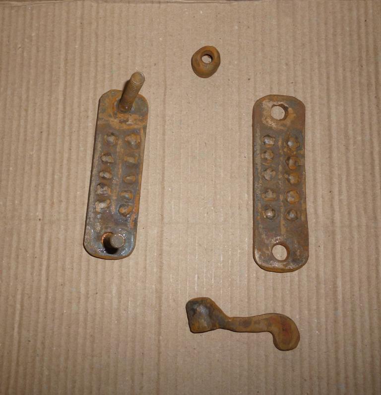 FINGER CRUSHER STEEL HAND FORGED TORTURE KEY: Rare finger crusher hand made of heavy steel and has key. Such were used to take our secret from enemy. There is knob on top and when tight knob with key, fingers will crush and due to pain enemy woul