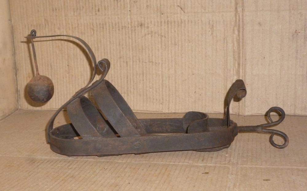 SLAVE ENEMY TORTURE SHOE RED HOT IRON HAND MADE (1 of 5)