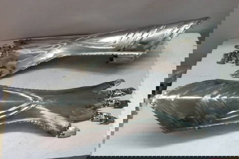 WARRIOR MILITARY HAND GUARD SET HAND HAMMERED STEEL: REPLICA OF OLD MILITARY WARRIOR HAND GUARD SET TO PROTECT HANDS AND FINGURES IN WAR.THIS SET IS MADE OF STEEL , HAND HAMMERED WITH DETAIL WORK AND WITH DESIGN ON IT.SIZE: FITS WELL ON NORMAL MAN HANDS