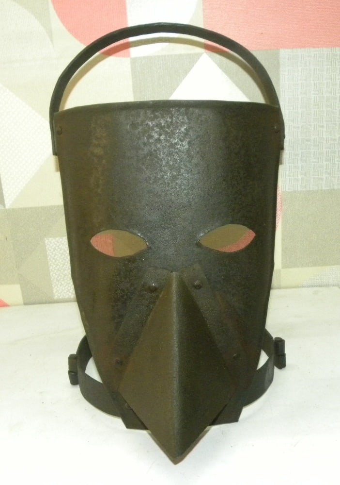 SHAME MASK BRANK SCOLDS BRIDLE HUMILIATION BIRD NOSE: RARE STEEL SHAME, HUMILIATION AND TORTURE MASK WITH BIRD NOSE DESIGN FOR WHO DOES ANYTHING WRONG IN SOCIETY. Such iron masks were used in older times to punish person who does anything wrong in societ