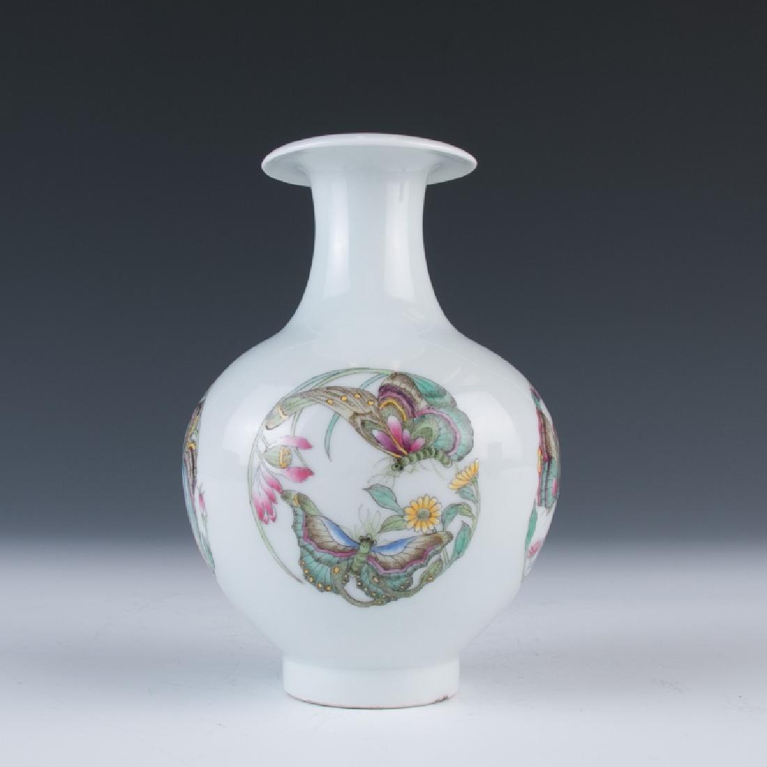 Famille Rose Butterfly Jarlet (1 of 14)