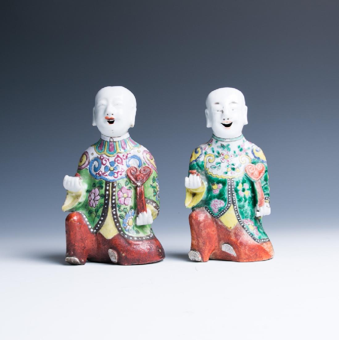 A PAIR OF EXPORT FAMILLE ROSE FIGURES,19TH C. (1 of 12)