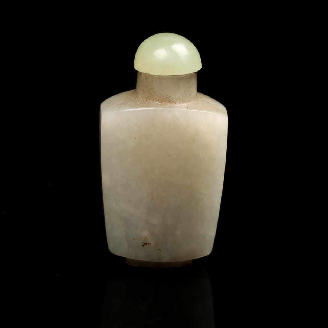 CHINESE WHITE JADE SNUFF BOTTLE, QING (1 of 6)