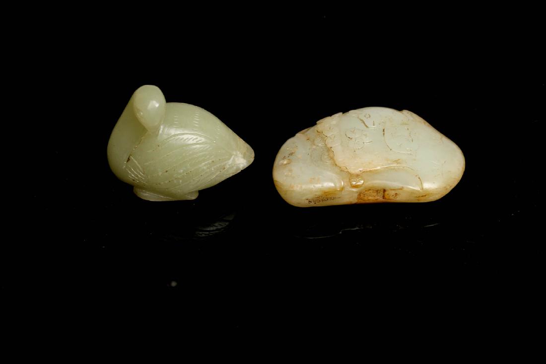 GROUP OF TWO JADE CARVINGS (1 of 17)