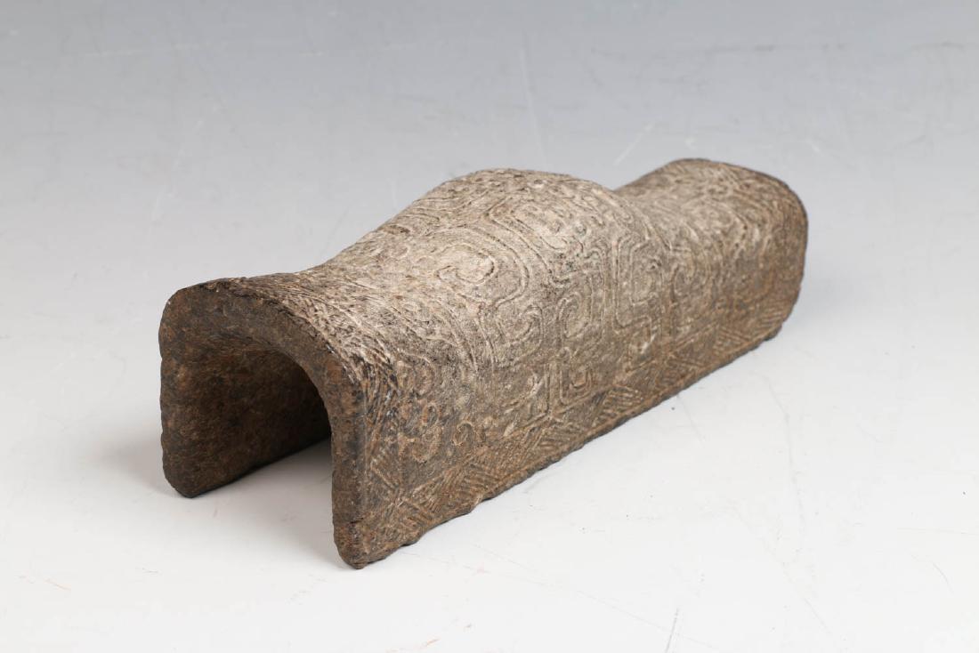 CHINESE ARCHAIC CARVED WRIST REST OR FITTING (1 of 8)