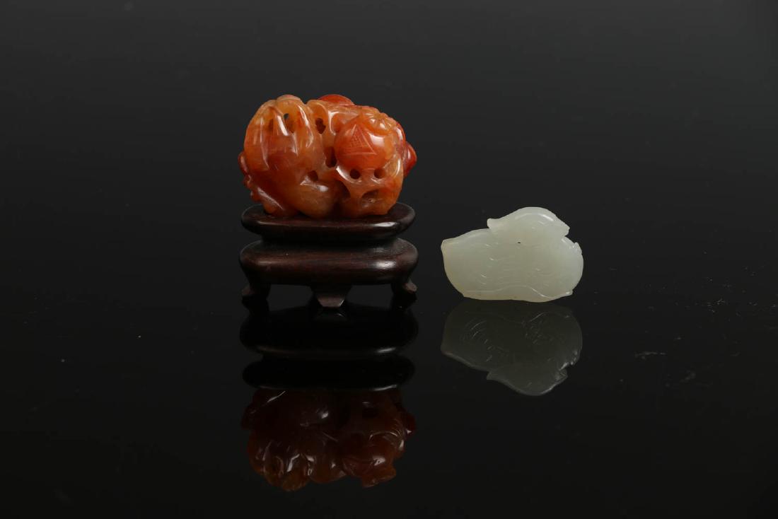CARNELIAN CARVING AND JADE MANDARIN DUCK, 18/19TH (1 of 16)