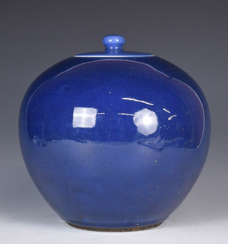 A Blue Glazed Jar w/Cover (1 of 9)