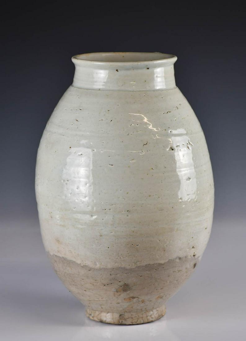 A Korean Style Celadon Glazed Jar (1 of 10)