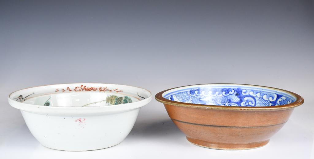 Two Chinese Porcelain Bowls Early 20th C: One painted figural story scene to the center, an the other painted a dragon medallion to the center and applied with a brown glaze to the exterior. D: 27cm, D:28cm 20世紀 粉彩