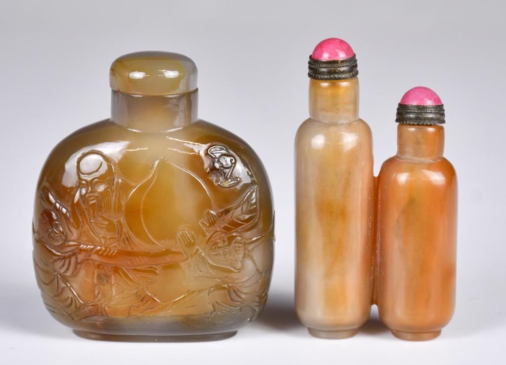 A Group of 2 Agate Snuff Bottles Republican Prd (1 of 8)
