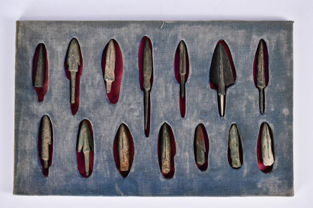 A Group of 14 Arrow Heads, Warring States Period (1 of 7)