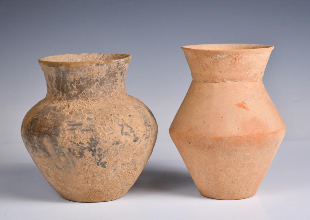 Two Neolithic Earthenware Jars (1 of 7)