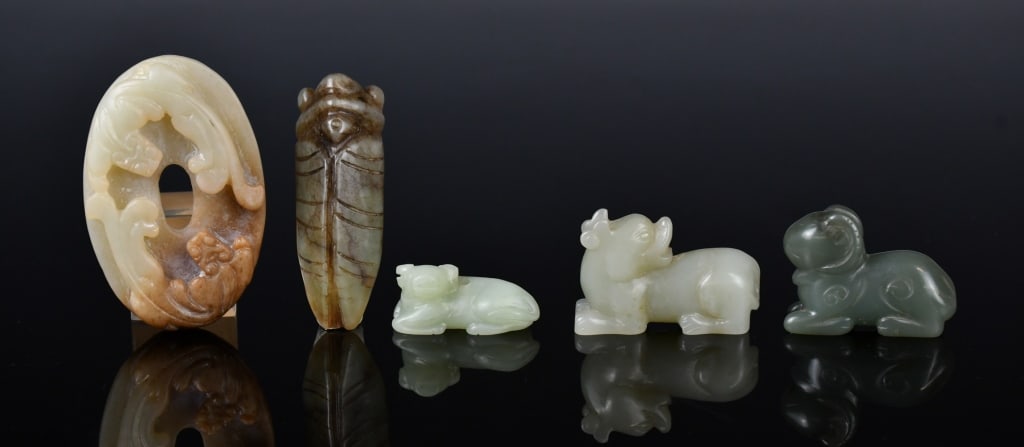 A Group of 5Pcs Jade Carvings (1 of 13)