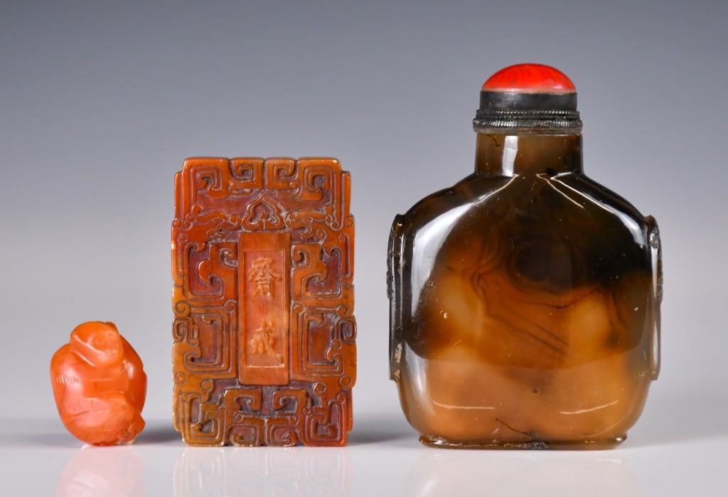 A Group of 3Pcs Agate Objects Qing (1 of 12)