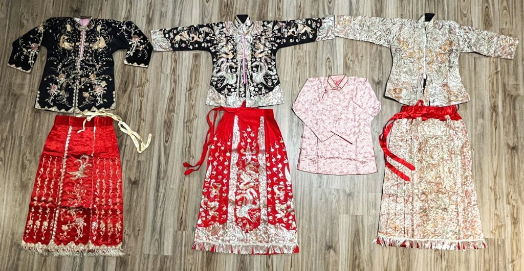 3 Sets of Dragon & Phoenix Dress w/Boxes Republica (1 of 18)