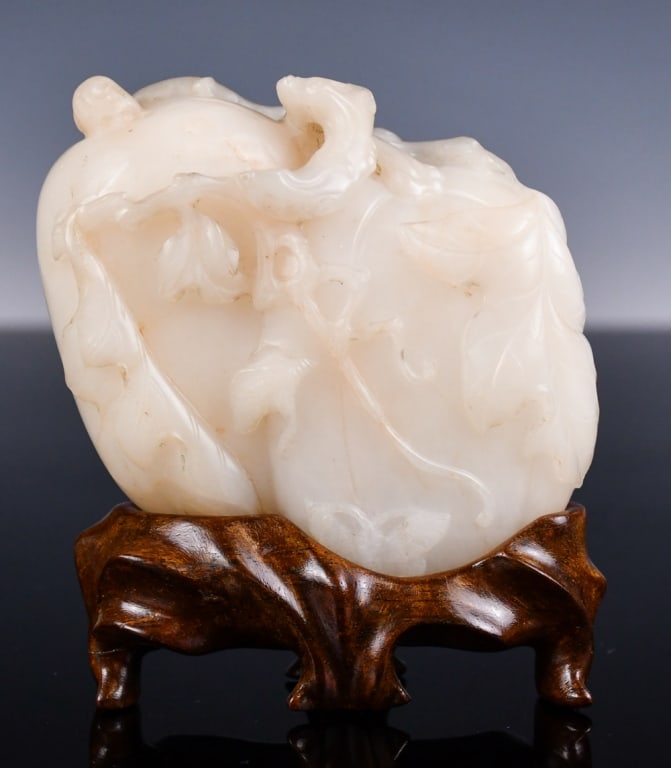 A Jade Carved Melonwines Ornament w/Std, Qing (1 of 10)
