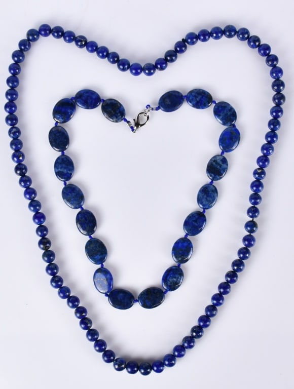 2 Lapis Lazuli Necklaces: This group comprises of 2 lapis lazuli beaded bracelets of various styles. 青金石項鏈一組2條