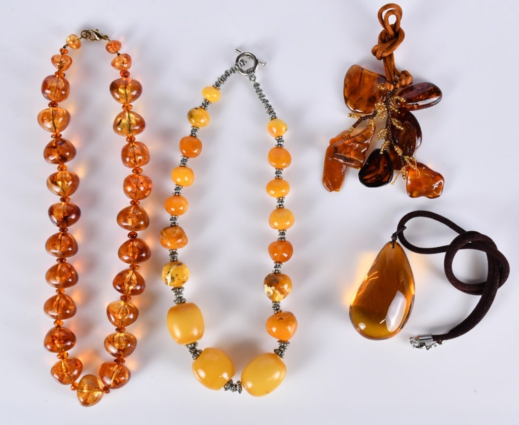 Group of 4 Amber Jewelry (1 of 5)