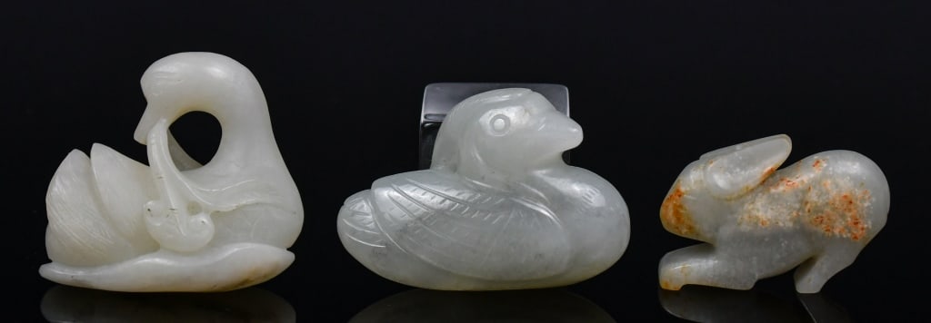 Group of 3 Jade-Carved Animals Qing (1 of 10)