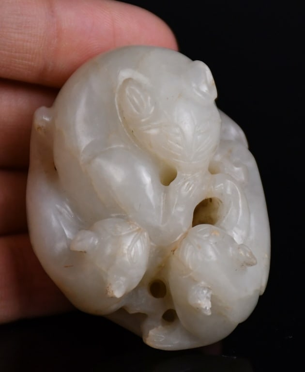 A Jade Carved Three-Cats Ornament Qing (1 of 7)
