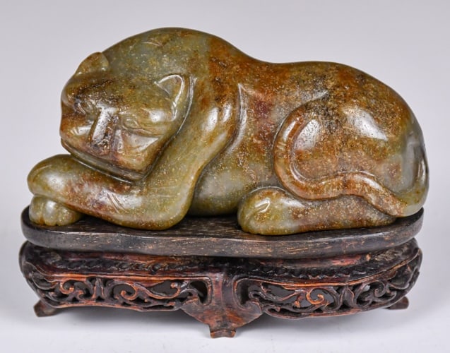 An Archaistic Style Jade Beast w/Std (1 of 10)