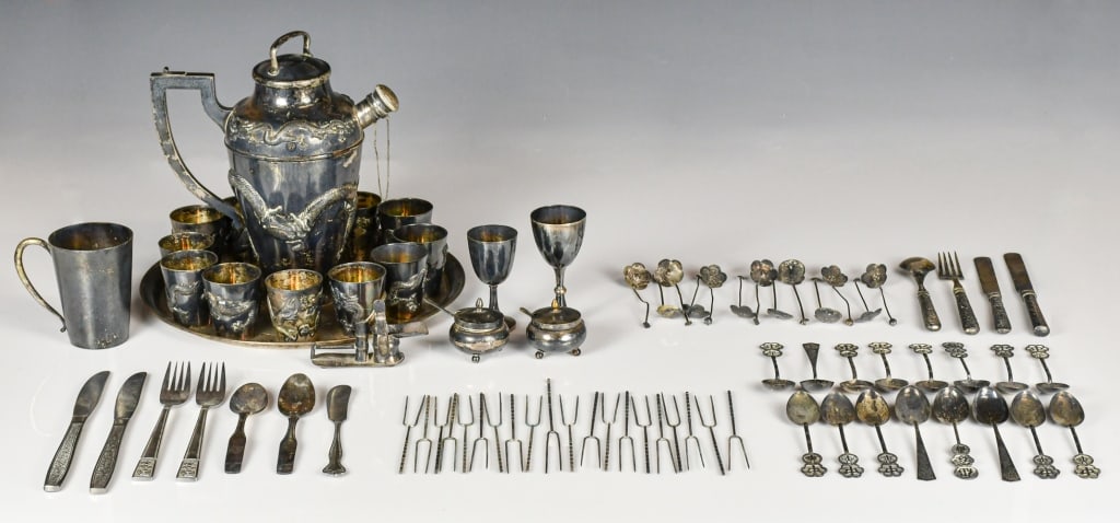 75Pcs Chinese Export Silver Tablewares w/Mks 19thC (1 of 16)