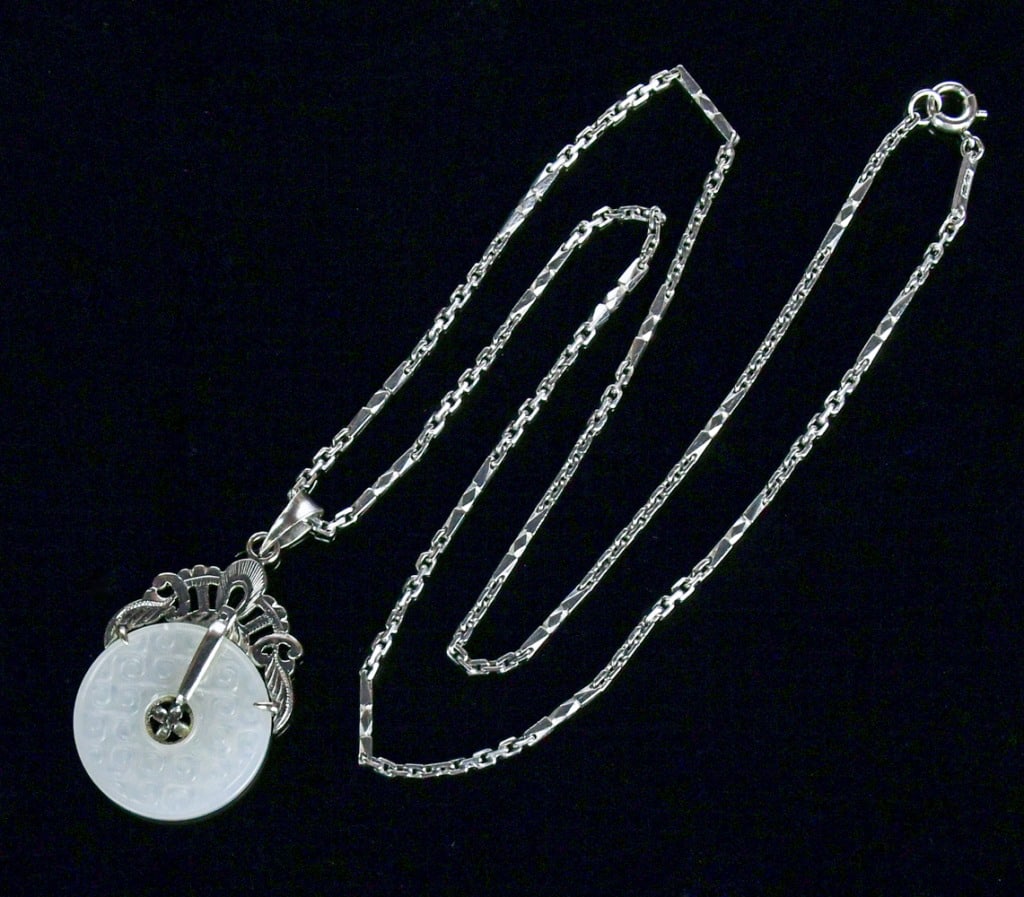 White Gold & Jade Pendent w/White Gold Necklace (1 of 11)