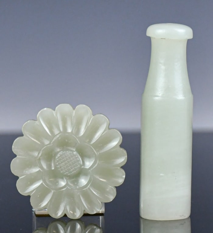 Group of 2Pcs Jade Carved Ornaments Qing (1 of 10)