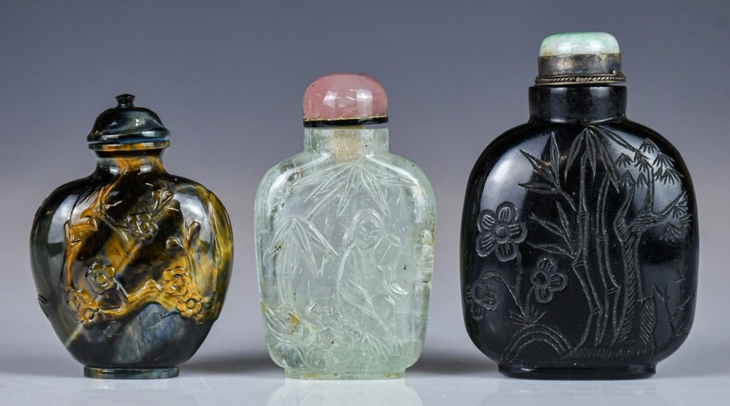 Group of 3 Assorted Snuff Bottles Republican (1 of 11)