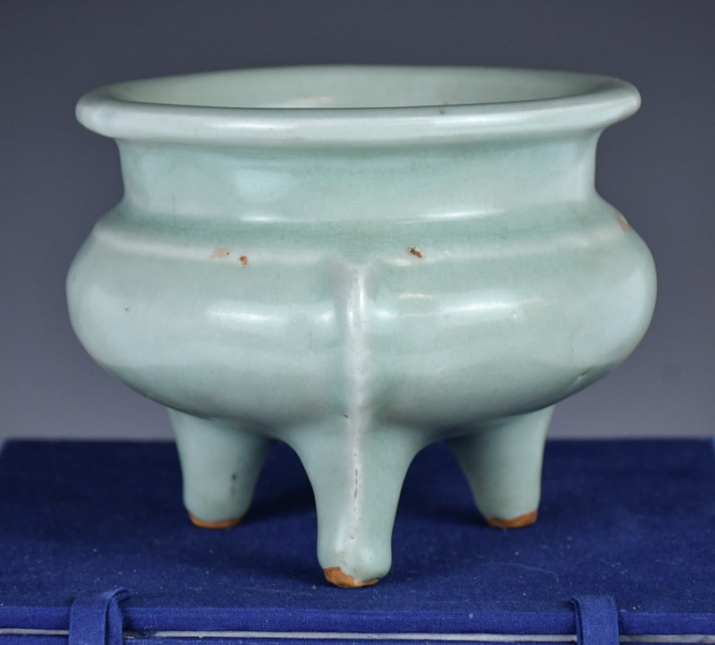 A Ming Style Celadon Glazed Tripod Censer w/Box (1 of 10)