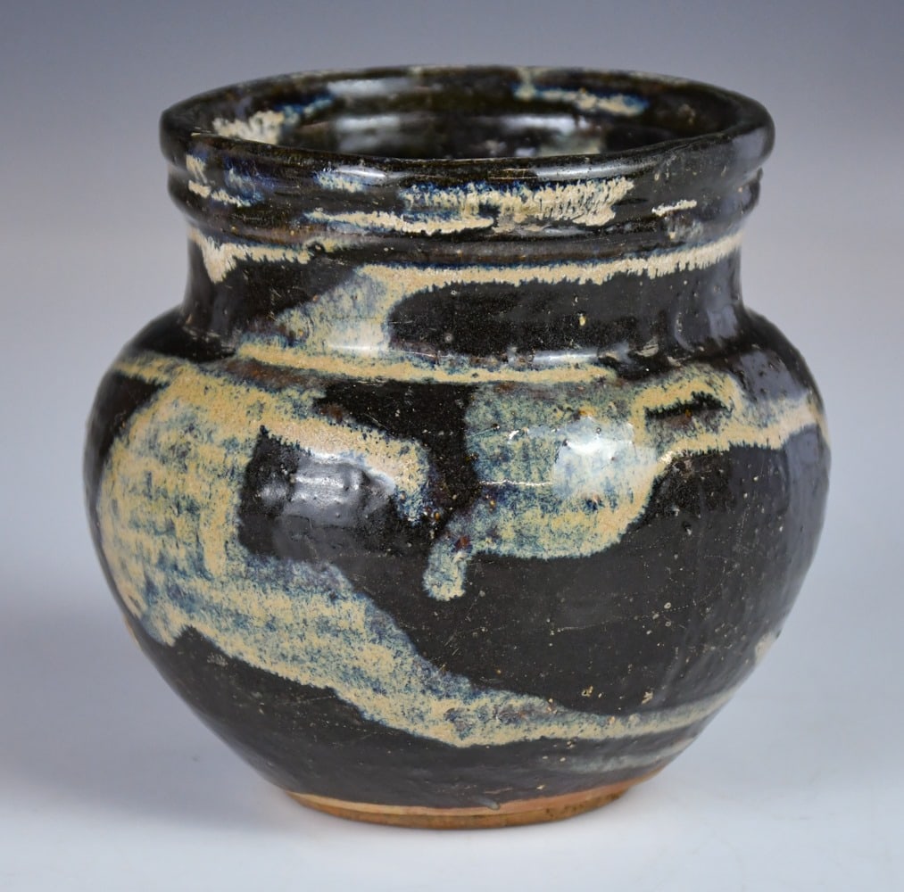 An Archastic Black Glazed Jar w/Box (1 of 12)