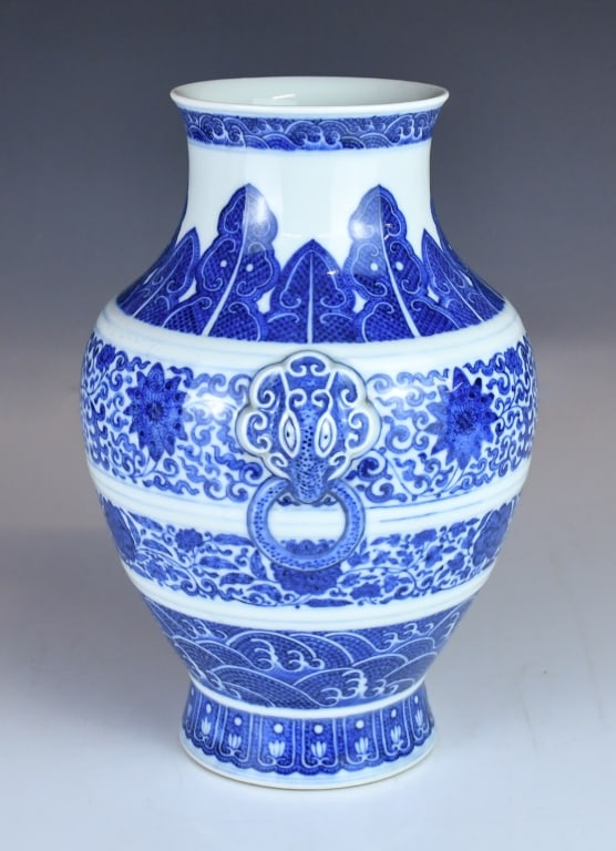 A Blue & White Archaistic Hu Vase Qianlong Mk Qing (1 of 11)