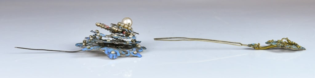 Set of 2 Cloisonne Floral Hairpins 19thC - 2