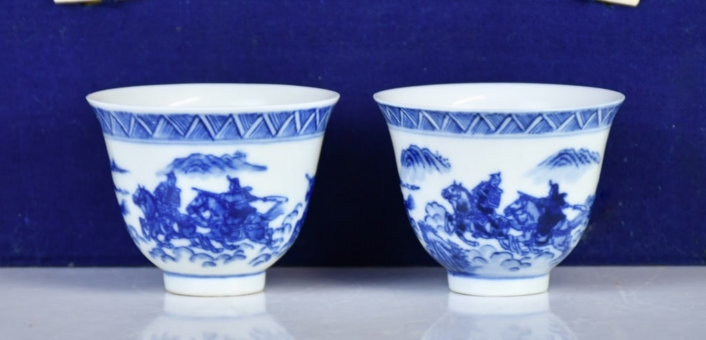 2 Blue & White Figural Story Cups GuangXu Mk w/Box (1 of 13)