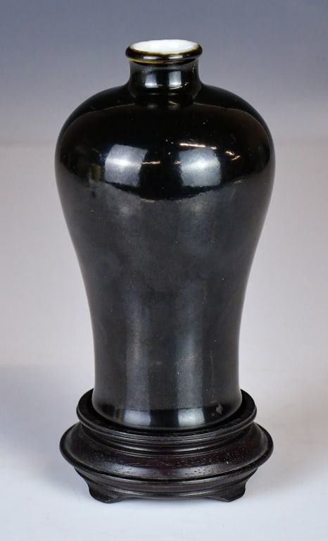 A Black Glazed Mei Vase Guangxu Mk w/Std (1 of 12)
