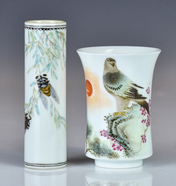 2Pcs Famille Rose Porcelain Wares 1950-70s: Comprising a tall cup, exterior painted with an eagle on pine tree scene, H:9 cm; and a small brush pot, exterior painted with a cicada on branch scene, H:11.5cm 建國期 章Ż
