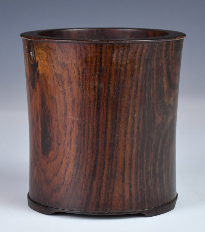 A Hardwood Brush Pot, Republican: Of plain cylinder shape, the base with a detachable stopper. H:15cm 民國 硬木筆筒 Click here for natural light photos |