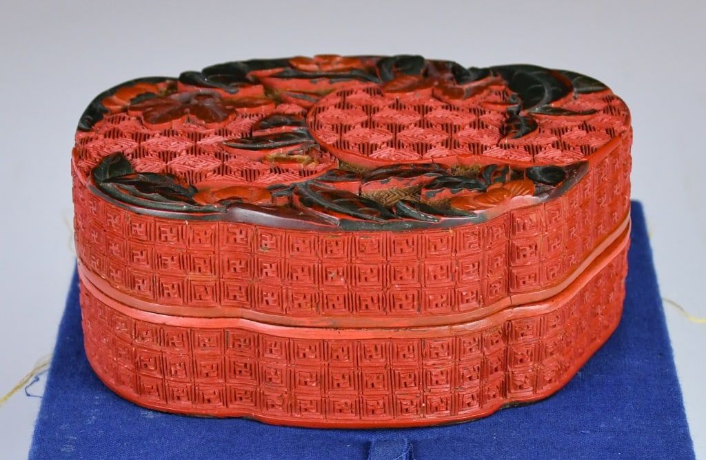 A Chinese Two-Tone Cinnabar Lacquer Box Qing (1 of 12)