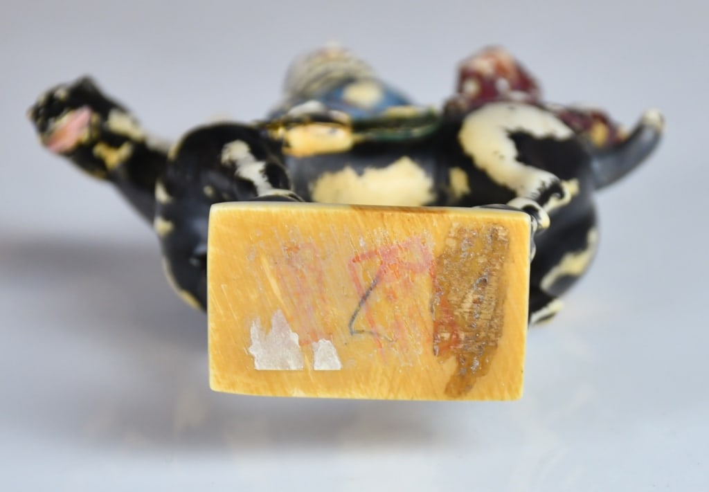 A Bone-Carved Statue w/Std Republican - 7