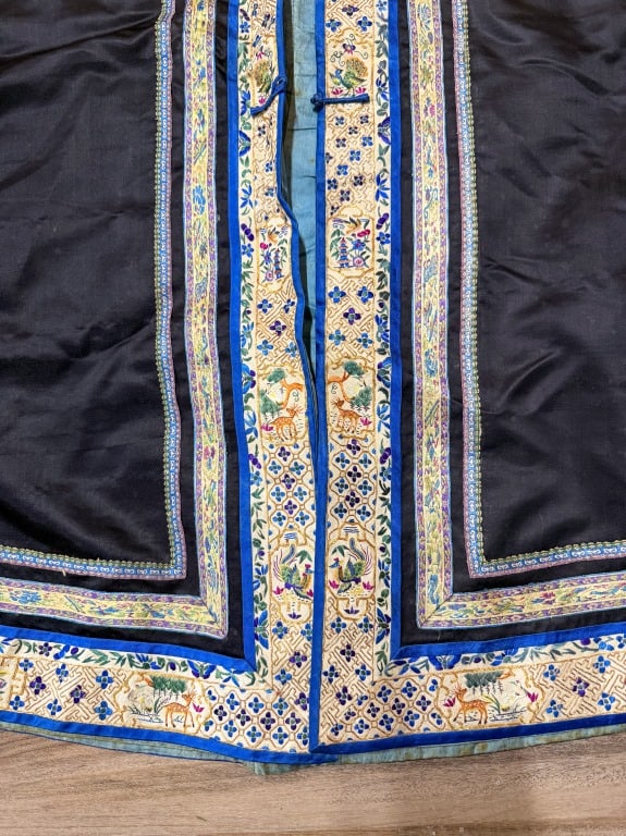 Group of 4 Embroidered Garments Qing - 3