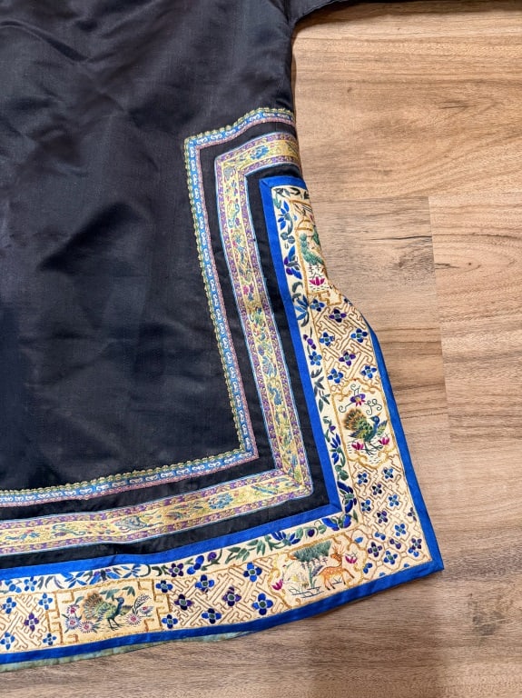 Group of 4 Embroidered Garments Qing - 4